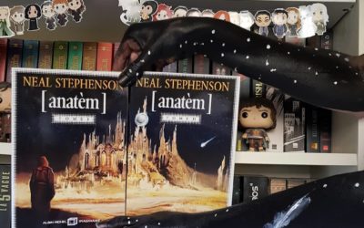 L’articulation de la réflexion se construit sur deux axes : celui de la connaissance qu’on nous inculque et celui de celle que l’on se forge. Le personnage d’Erasmas se construit entre ces deux axes. Ainsi, la seconde partie du premier tome et le second tome m’ont beaucoup plu. Cette lecture est à ce point atypique que je ne souhaite pas vous en dire plus. Simplement lancez-vous si vous êtes adepte de science-fiction bien costaud !
