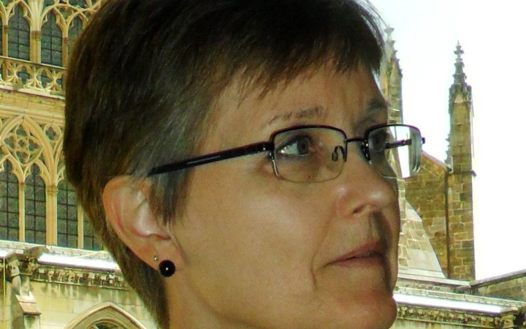 « Les plantes sont agressives, voire meurtrières, conscientes et actives, impatientes, manipulatrices, capables de façonner leur environnement, et disposent de nombreux « outils » de survie, tels que la capacité de créer une large gamme de produits chimiques. » Entretien avec Sue Burke