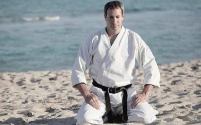 Chuck Tingle – The dinosaur stories